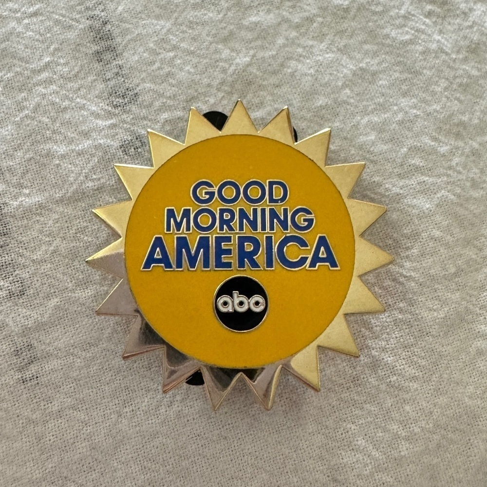 NEW Good Morning America d23 Pin - Picture 2 of 3